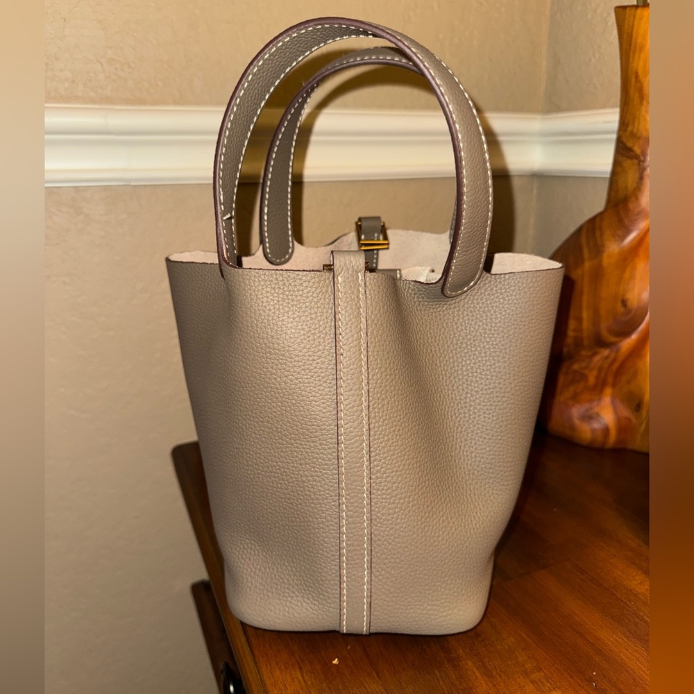 Boutique Taupe Leather Bucket Bag - Picture 3 of 8